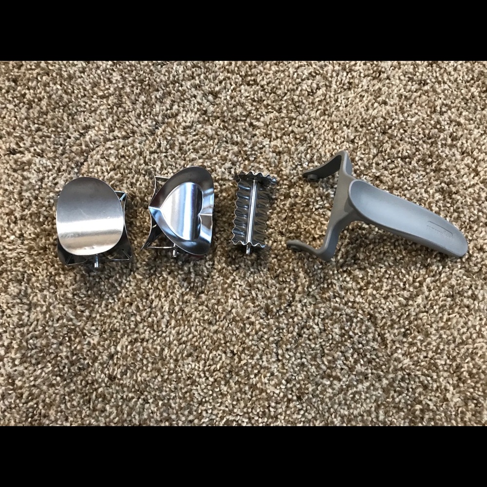 Pampered Chef Rolling Cookie Cutter Set